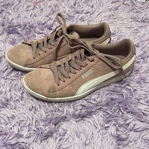 Suede Pumas